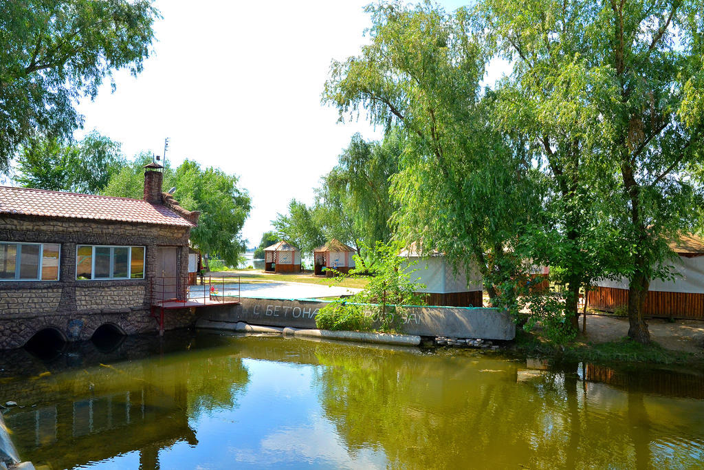 Slavutich Nova Kakhovka Exterior foto