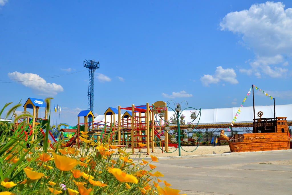 Slavutich Nova Kakhovka Exterior foto